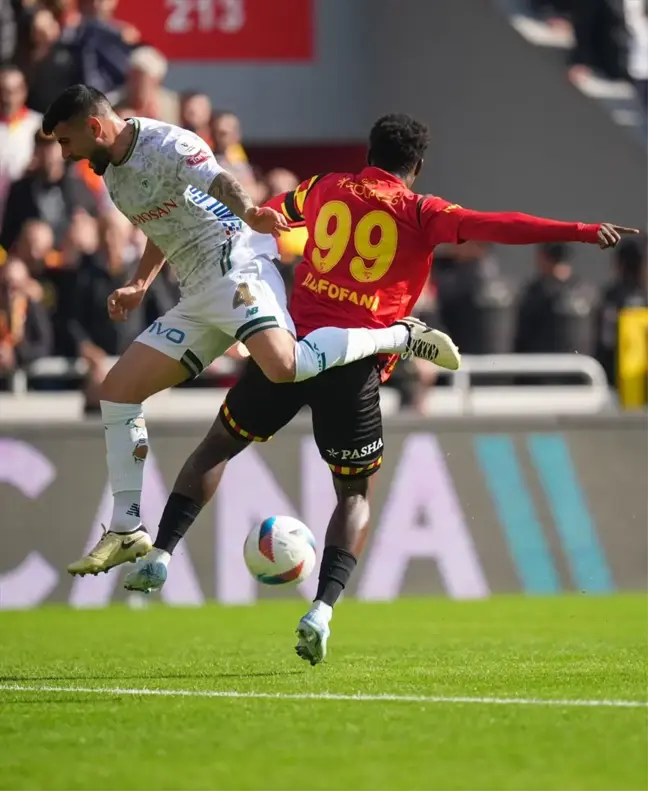 Göztepe ve TÜMOSAN Konyaspor İlk Yarıda Gol Atamadı