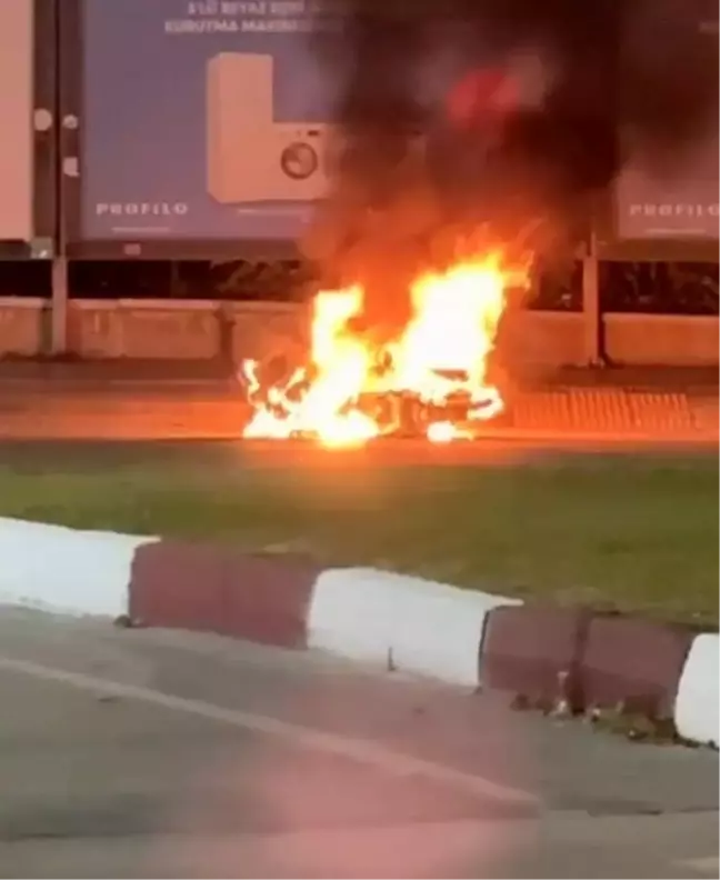 Tokat'ta Motosiklet Sürücüsü Aracını Ateşe Verdi