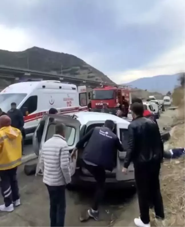 Osmaniye'de Trafik Kazası: 1 Ölü, 3 Yaralı