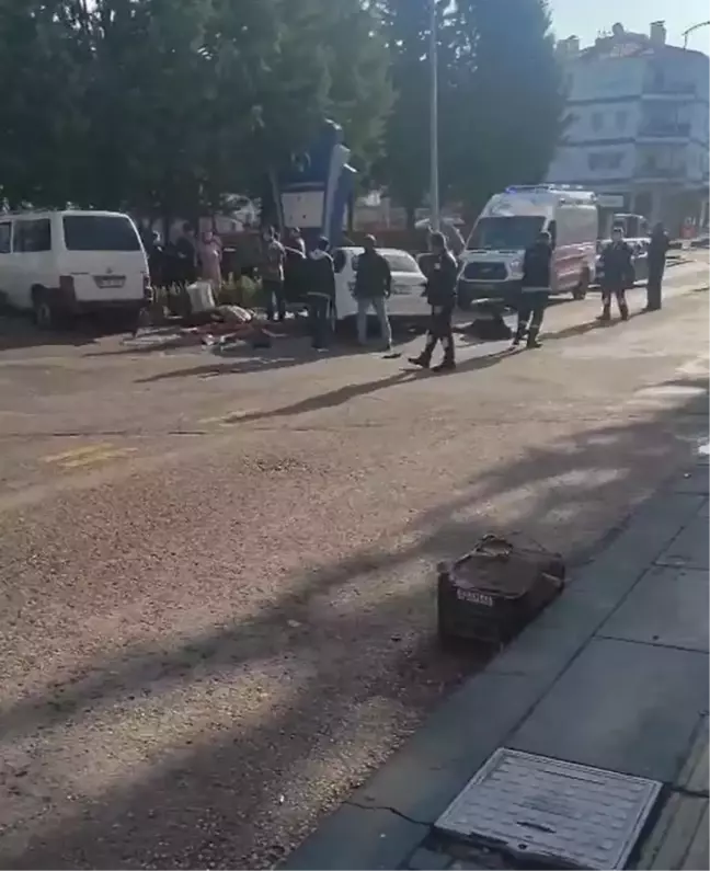 Sincan'da Minibüs ve Otomobil Çarpıştı: 9 Yaralı