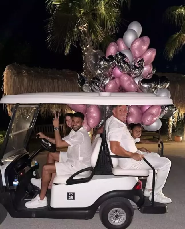 Manchester City'nin yıldız futbolcusu Mahrez, tatil için Antalya'yı tercih etti
