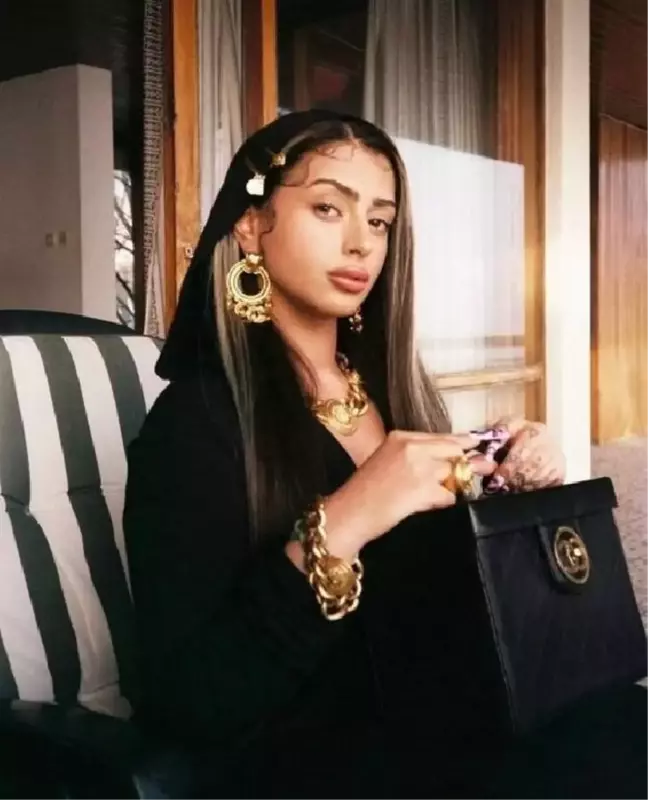 Rap Şarkıcısı Asya Alizade Gözaltına Alındı