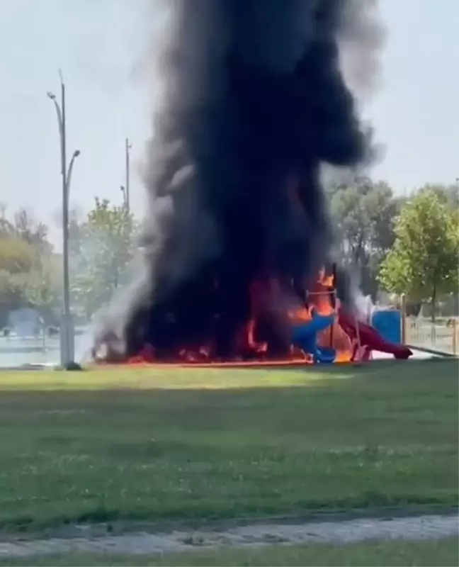 Diyarbakır'da Çocuk Parkında Yangın: Oyun Grupları Kullanılamaz Hale Geldi