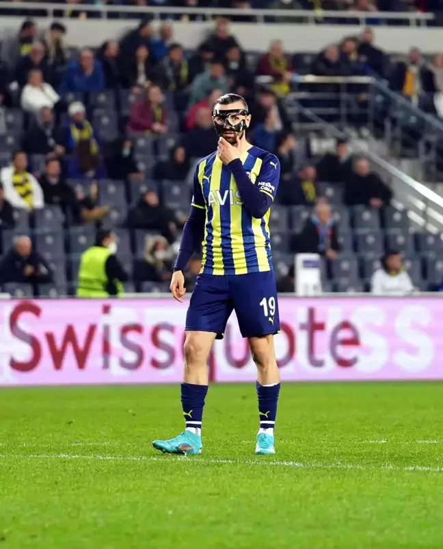 Serdar Dursun'a özel maske