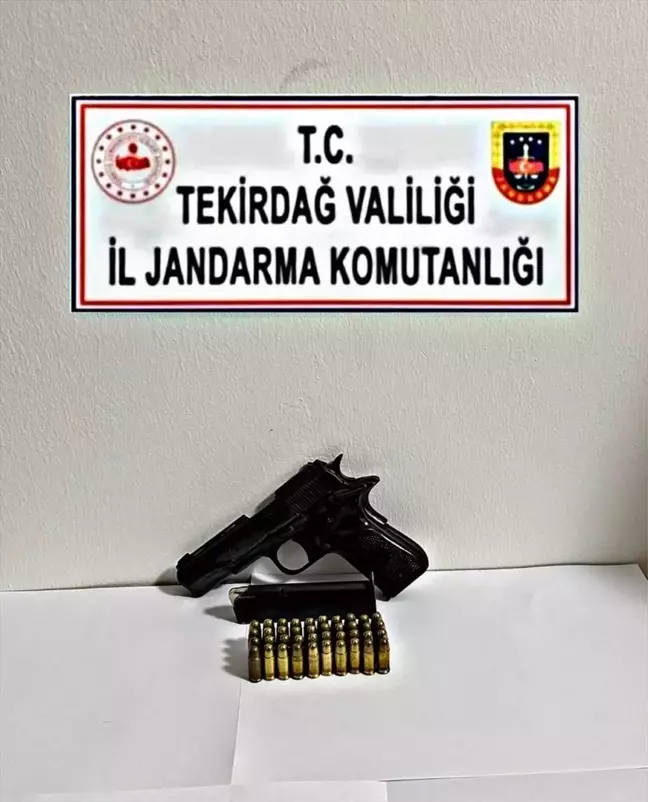 Saray ilçesinde kıyılmış tütün ve tabanca ele geçirildi