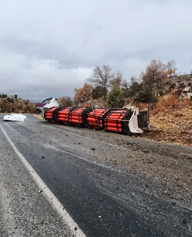 Konya'da Doğal Gaz Yüklü Tanker Devrildi