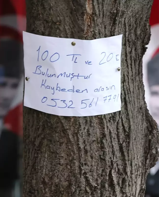 Buluntu Paranın Sahiplerini İlanla Arıyor