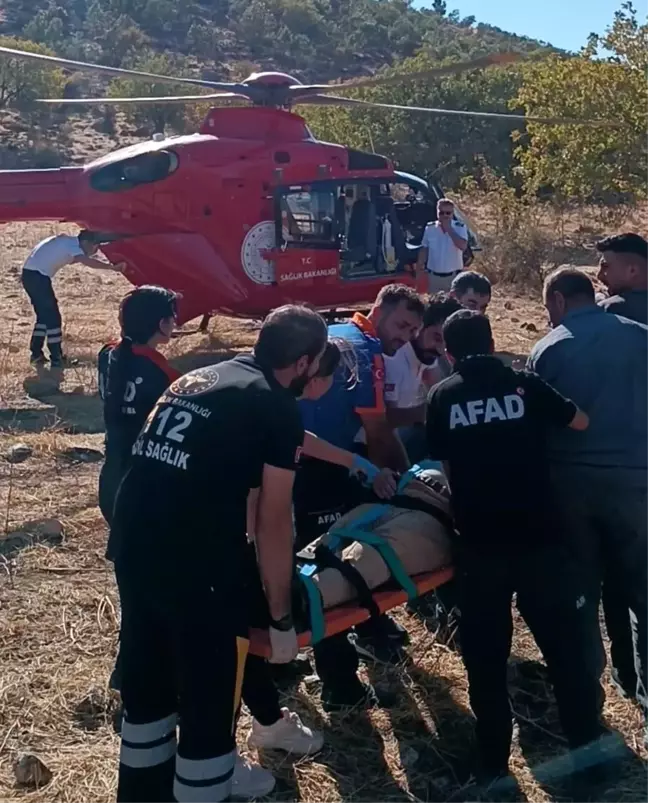 Ağaçtan Düşen Adamın İhbarı Sonrası Ambulans Helikopter Gönderildi