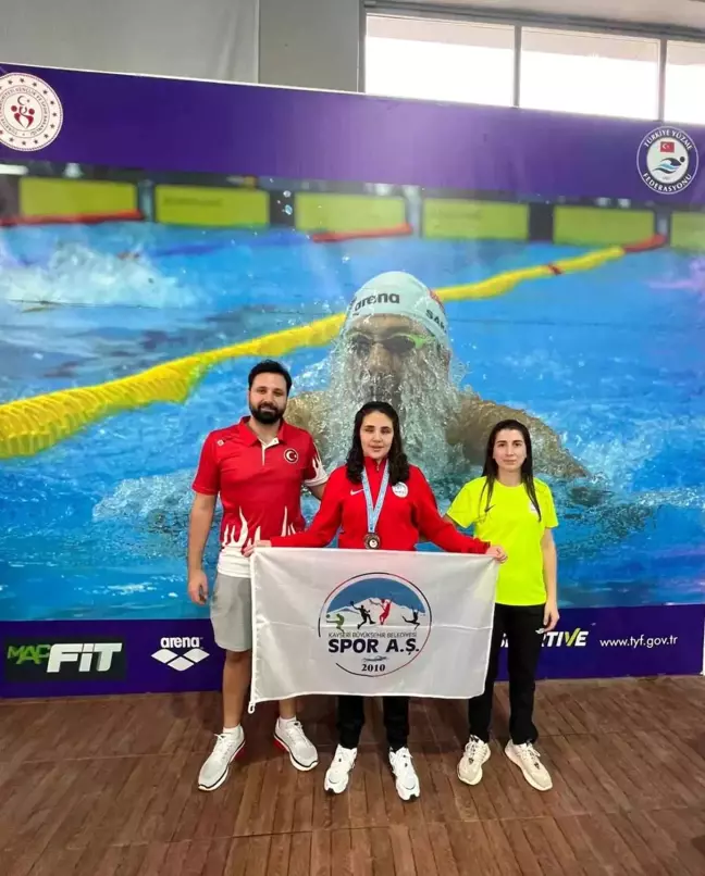 Cemre Ateş, Para Yüzme ve Deaf Yüzme Seçmelerinde 2 Gümüş Madalya Kazandı
