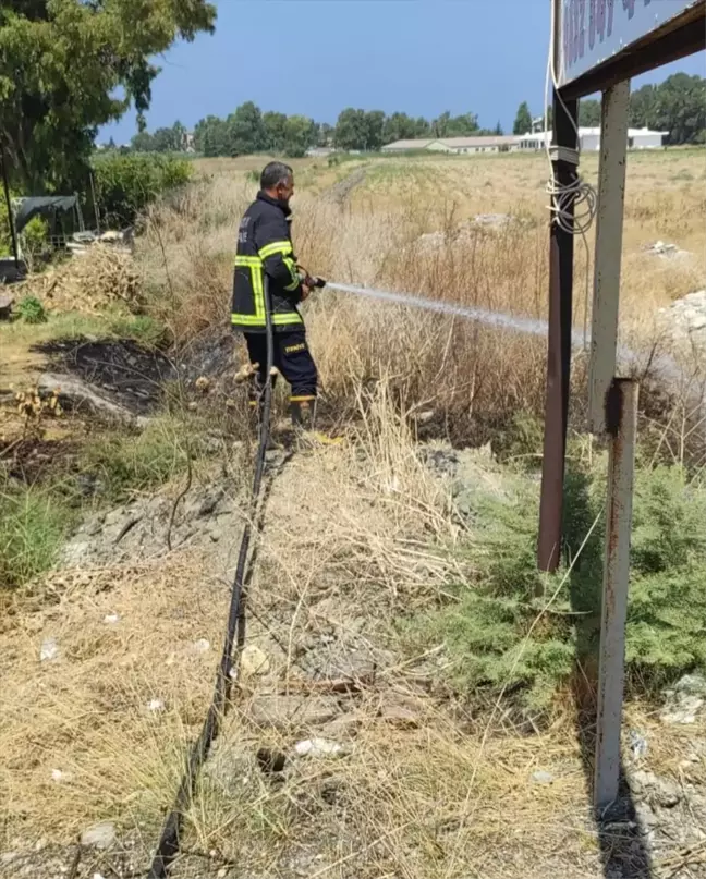 Hatay'ın Arsuz ve Erzin ilçelerinde yangınlar söndürüldü