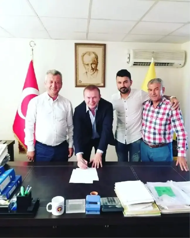 Menemen'de Abdullah Ercan imzayı attı
