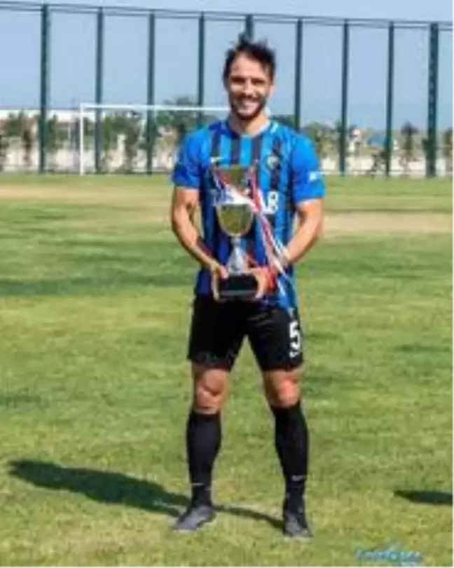 Karacabey Belediyespor iç transferde 10 futbolcuyla anlaştı