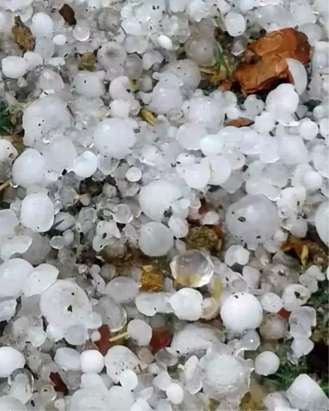 Aladağlar'a kar yağdı