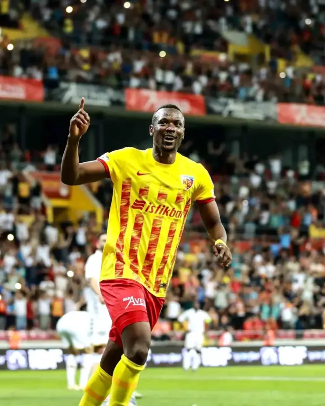 Kayserispor'un Senegalli futbolcusu Mame Baba Thiam ligdeki 2. golünü attı