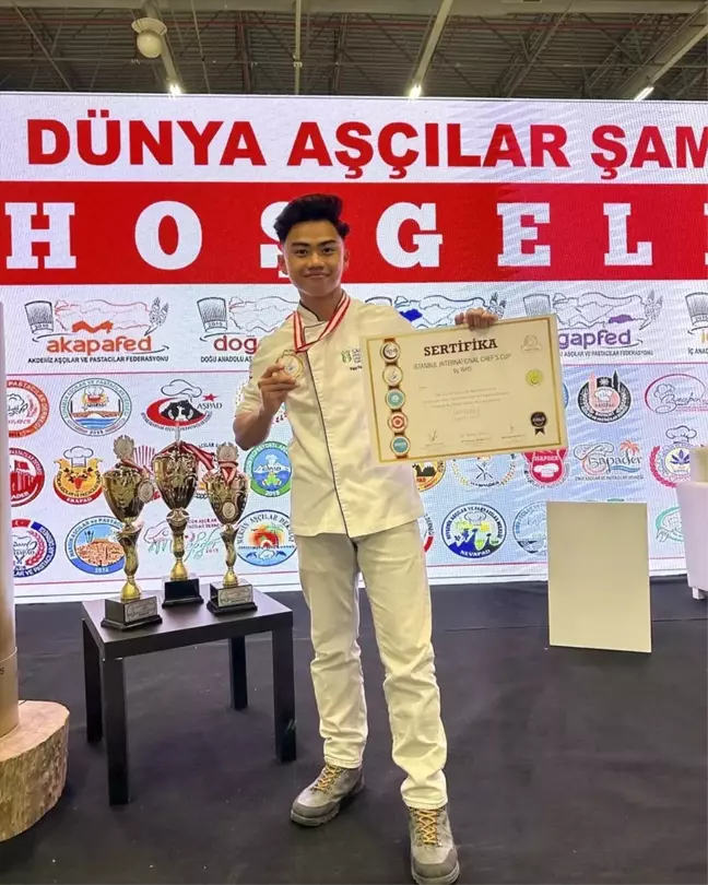 SUBÜ Turizm Fakültesi Dünya Aşçılar Şampiyonası'ndan 2 madalya ve 1 kupa ile döndü