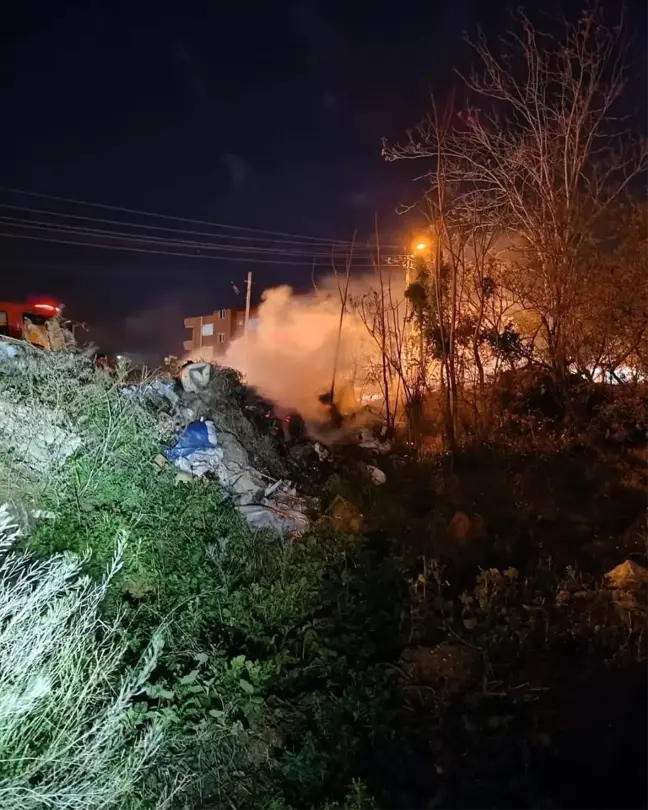 Hatay'ın Defne ilçesinde çöplük alanında çıkan yangın kontrol altına alındı