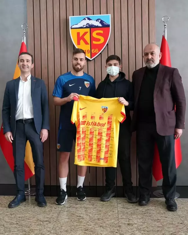 Kayserispor Taraftarı Şerafettin Umut Kuzuluk, Miguel Cardoso ile Buluştu