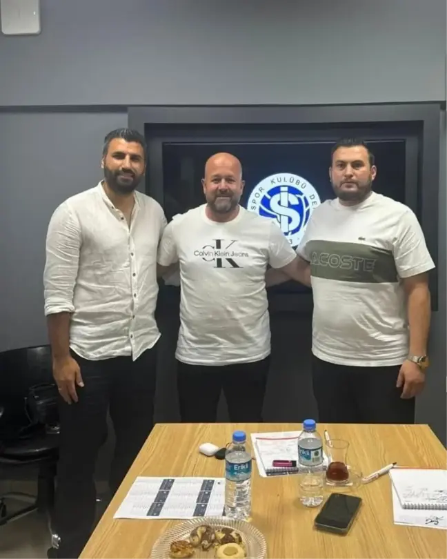 İzmirspor'da Teknik Direktörlük Görevine Erkan Aslan Getirildi