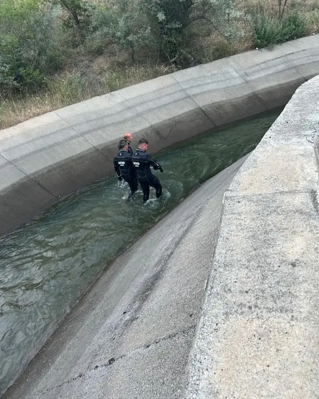 96 yaşındaki tekerlekli sandalyeli adam sulama kanalına düştü