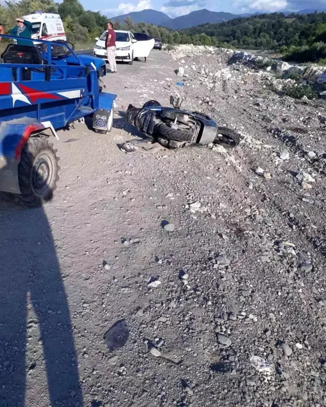 Zonguldak'ın Alaplı ilçesinde trafik kazası: Bir kişi yaralandı