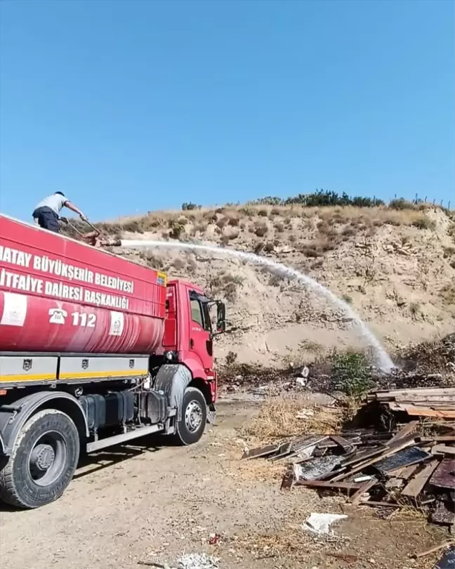 Arsuz'da çöplük alanda çıkan yangın söndürüldü