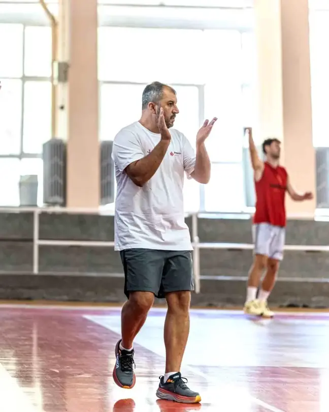 Aliağa Petkimspor Başantrenörü Burak Gören: Hedefimiz Basketbol Şampiyonlar Ligi