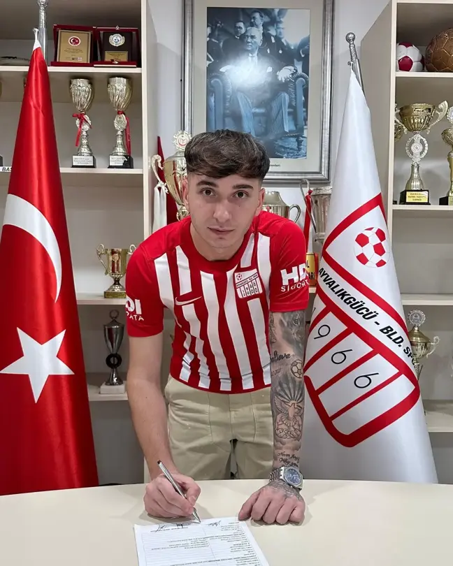 Ayvalıkgücü Belediyespor, Transfer Döneminin Son Saatlerinde İki Oyuncu Aladı