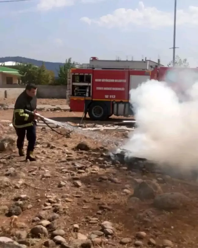 Hatay Hassa'da Çöplük Yangını Söndürüldü