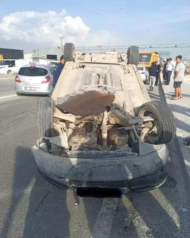 Hatay'da Takla Atan Otomobilde Sürücü Yaralandı