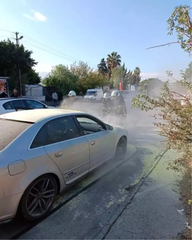 Hatay'da Park Halinde Araç Yangını