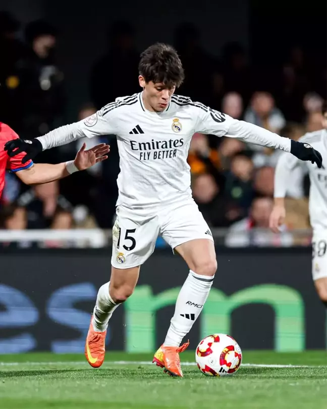 Arda Güler Yeni Bir Star: Real Madrid, Kral Kupası'nda Deportiva Minera'yı 5-0 Yendi!