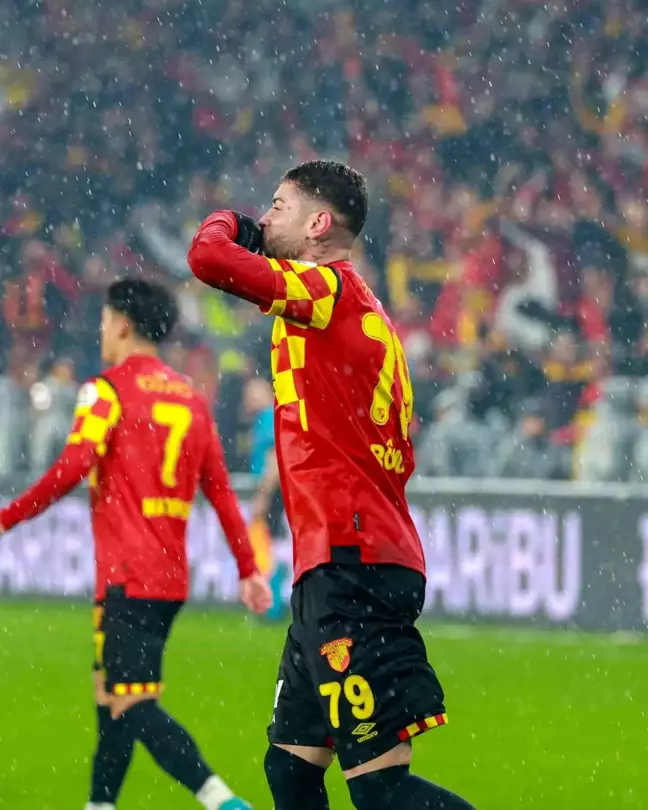 Göztepe, Romulo ile 2028'e Kadar İmzaladı