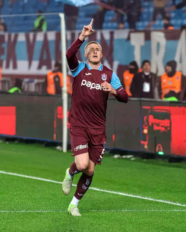 Trabzonspor, Çaykur Rizespor'u 3-0 ile Geçti