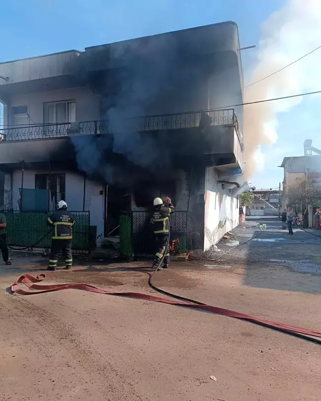 Hatay'da Yangın: 2 Katlı Müstakil Ev Kullanılmaz Hale Geldi