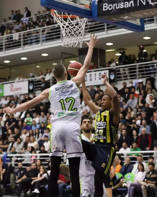 Yukatel Merkezefendi, Fenerbahçe'yi Mağlup Etti