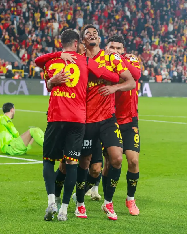 Göztepe, Başakşehir'i 4-1 Yenerek Galibiyet Hasretine Son Verdi