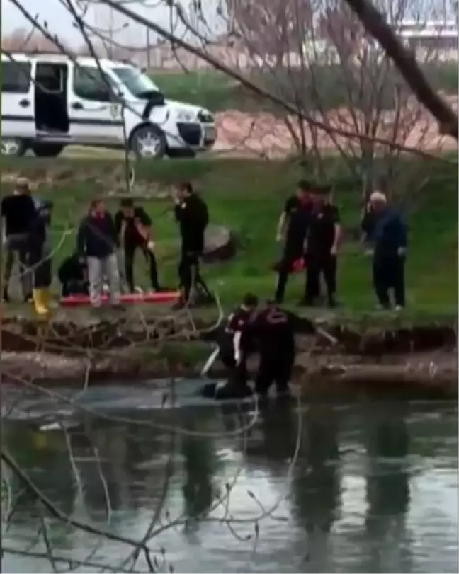 Ceyhan Nehri'nde Erkek Cesedi Bulundu