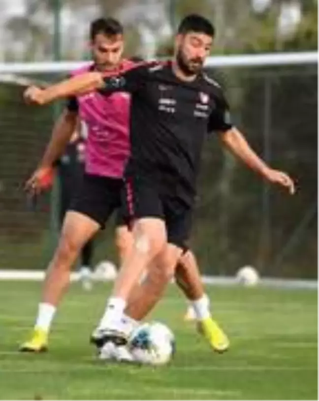 Beşiktaşlı futbolcu Güven Yalçın: Öncelikli hedefimiz toparlanmak ve...