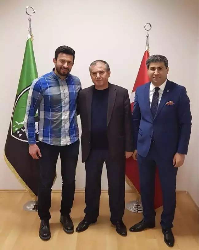 Denizlispor Eski Oyuncusu Bülent Ertuğrul'u Sportif Direktörlük Görevine Getirdi