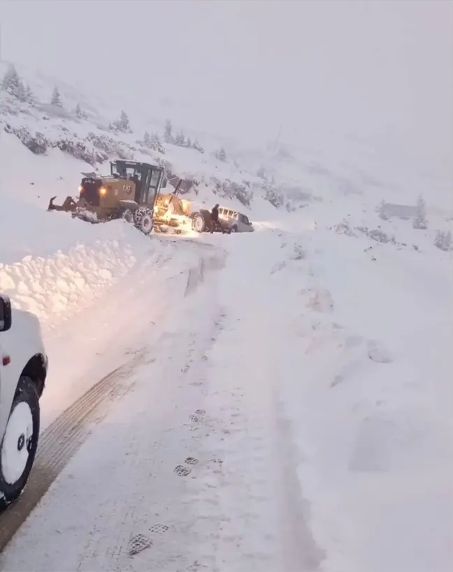 Sis Dağı Yaylası'nda Mahsur Kalan 5 Kişi Kurtarıldı