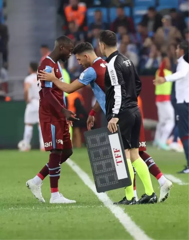 Trabzonspor'un forvet oyuncusu Nicolas Pepe sakatlandı