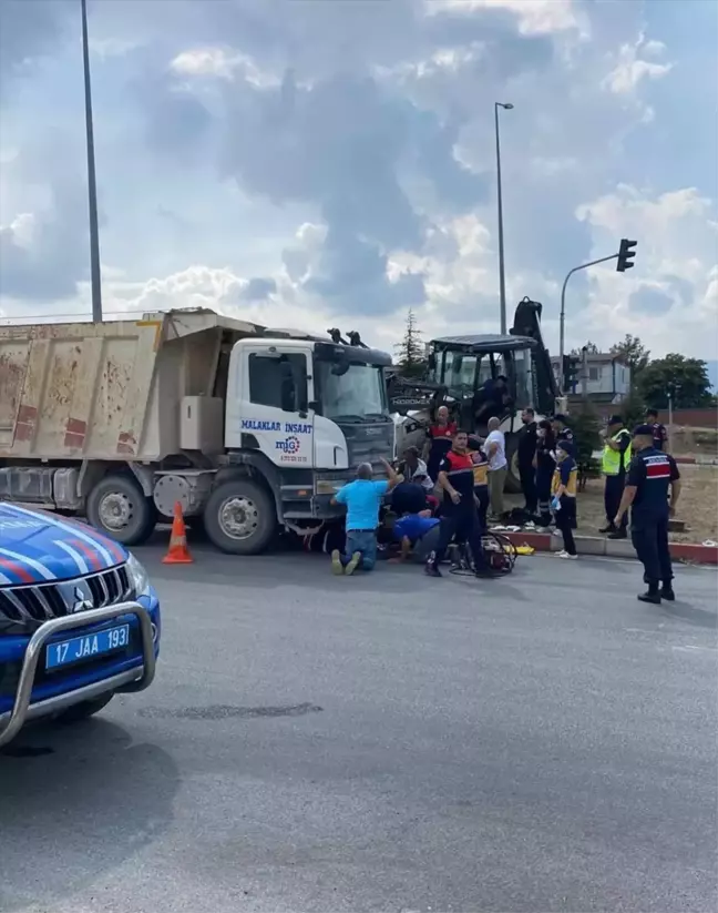 Çanakkale'de trafik kazası: Motosiklet sürücüsü ağır yaralandı