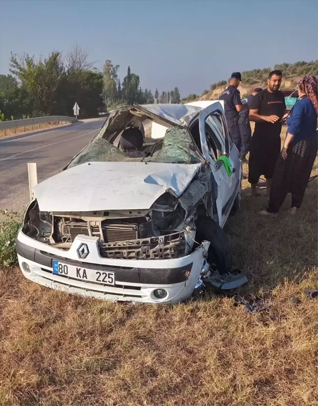 Kozan'da 3 araç karıştığı trafik kazasında 6 kişi yaralandı