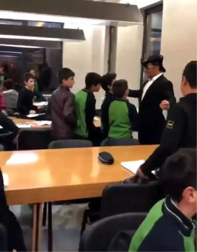 Nusret'ten Köyündeki Çocuklara: Biz Okuyamadık Siz Okuyun