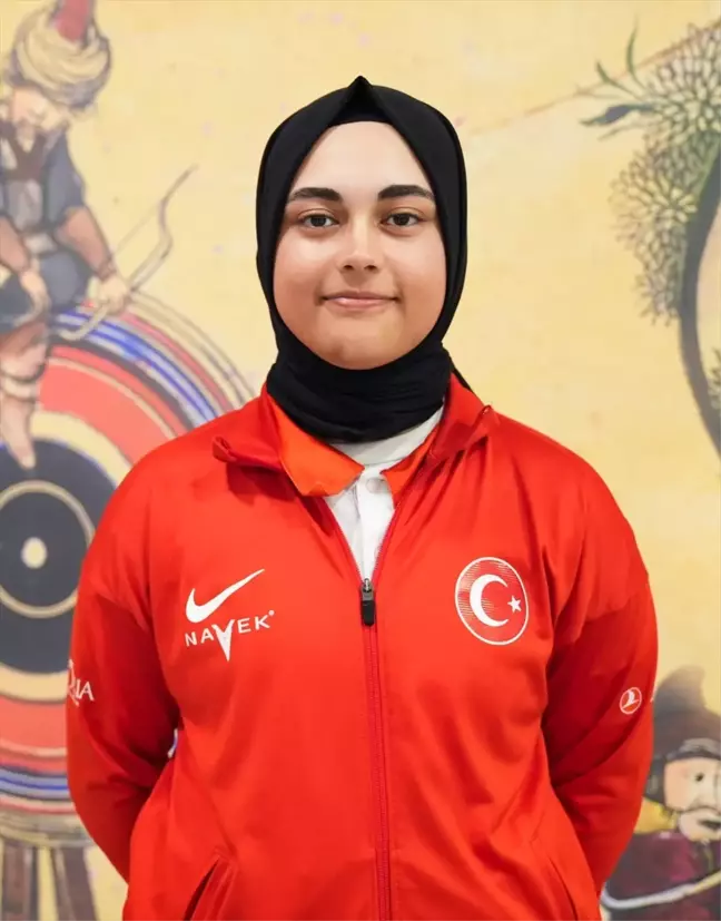 Milli Okçu Elif Berra Gökkır, 2024 Paris Olimpiyat Oyunları'nda Altın Madalya Hedefliyor