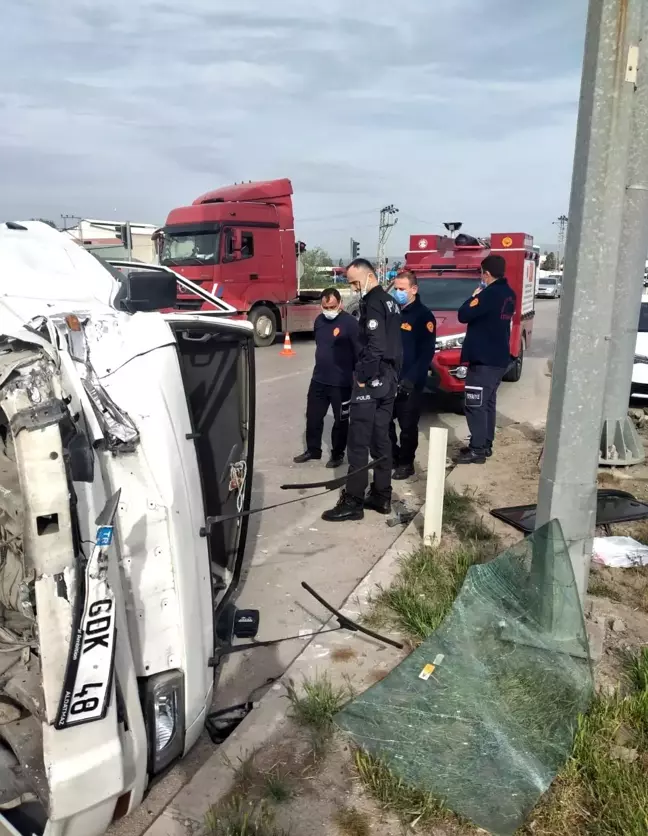 Amasya'da panelvan minibüs ile otomobil çarpıştı: 6 yaralı