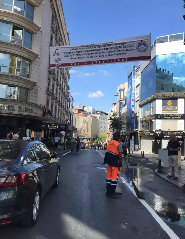 Laleli'de, Ordu Caddesi ile çevresindeki yayalaştırma nedeniyle trafik yoğunluğu meydana geldi