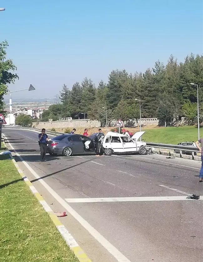 Son dakika haberi | İki otomobilin çarpıştığı kazada 1 kişi öldü, 7 kişi yaralandı