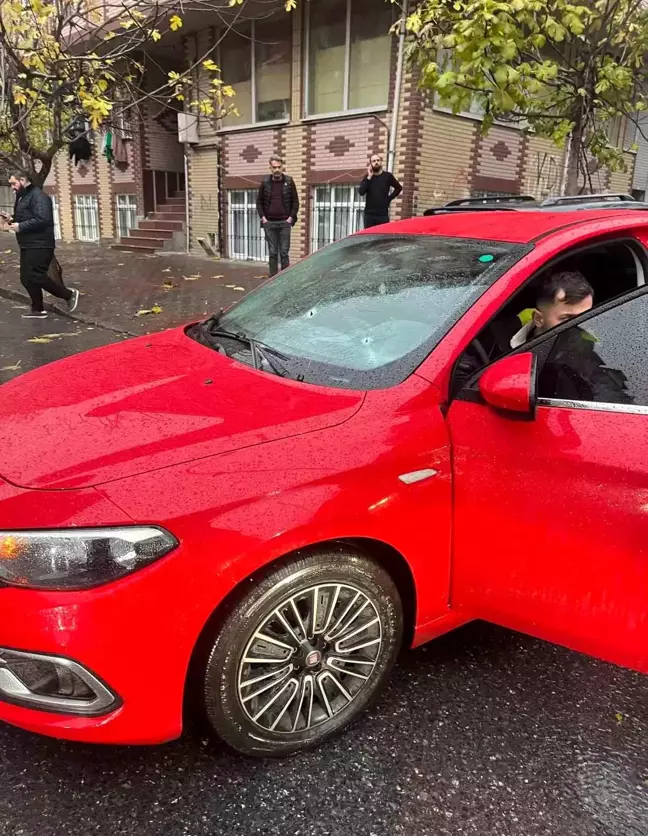 Sultangazi'de CHP İlçe Gençlik Kolları Başkan Yardımcısına Silahlı Saldırı