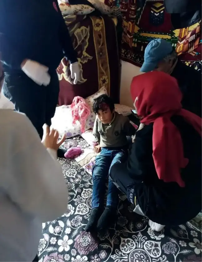 Ağrı'da kafa travması geçiren çocuk 7 saatte hastaneye ulaştırıldı